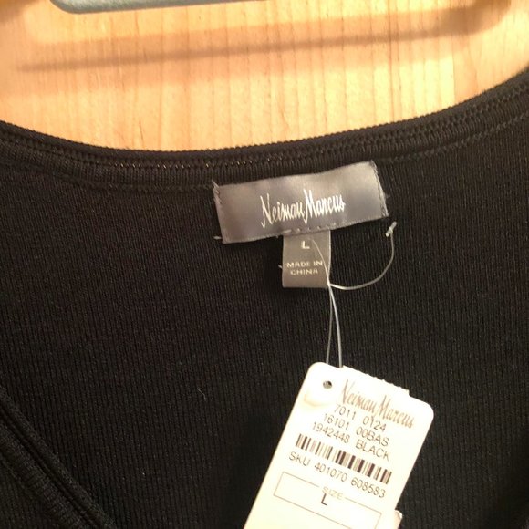 Neiman Marcus V-neck stretch knit dress - Picture 3 of 3